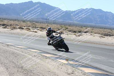 media/Dec-01-2025-Moto Forza (Mon) [[2daa91e15f]]/3-Beginner Group/Session 3 (Turn 16 Inside)/